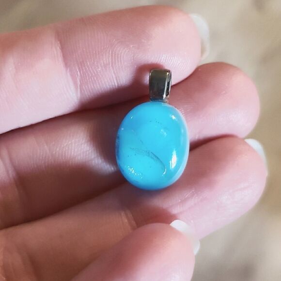 Turqoise glass charm   - Picture 1 of 1